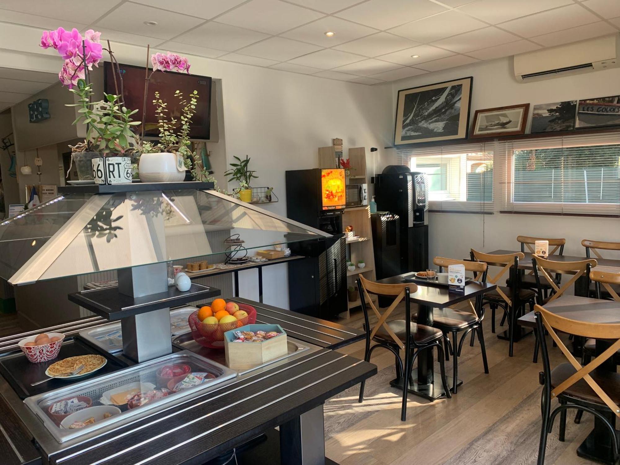 Contact Hotel Marseille Aubagne La Penne-sur-Huveaune Buitenkant foto