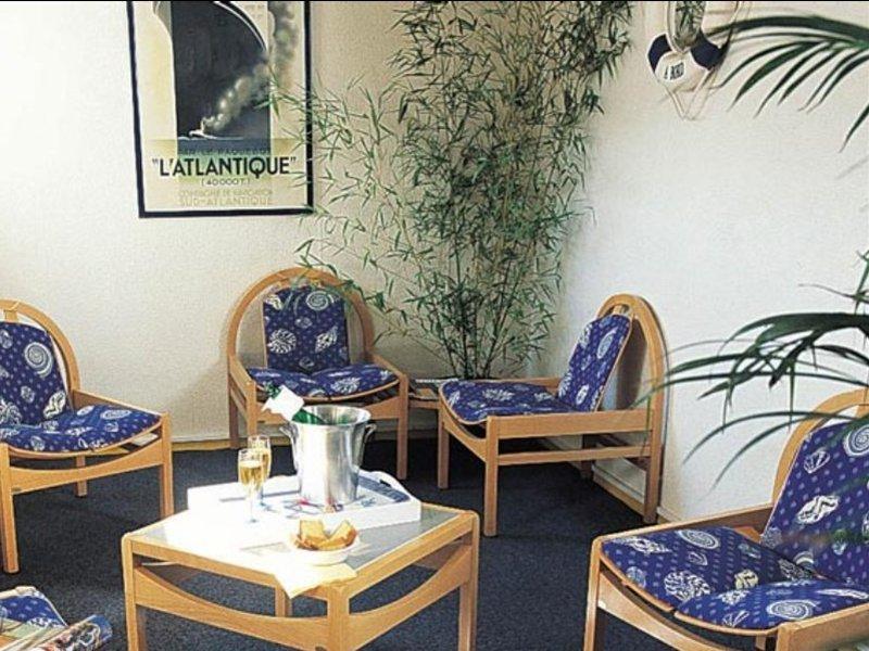 Contact Hotel Marseille Aubagne La Penne-sur-Huveaune Buitenkant foto