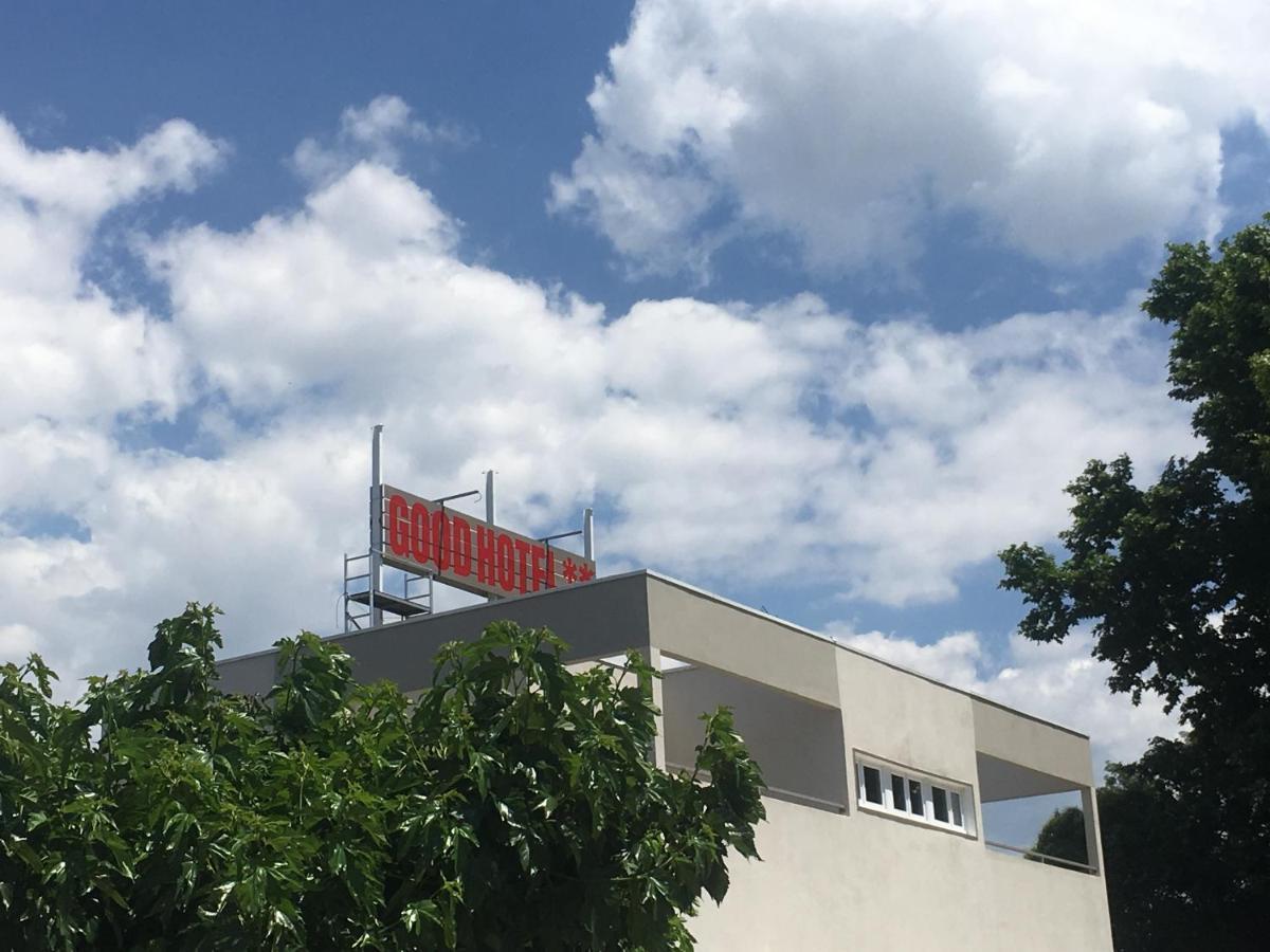 Contact Hotel Marseille Aubagne La Penne-sur-Huveaune Buitenkant foto